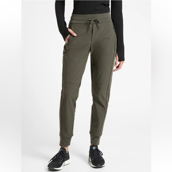 Athleta Headlands Hybrid Trek Jogger | Size 8 | Green - Picture 1 of 7
